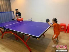  江西5岁萌娃打乒乓球走红：“我想参加比赛拿第一”