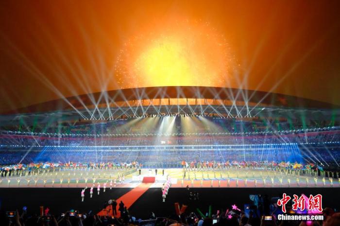 资料图：2014年8月28日，第二届夏季青年奥林匹克运动会在南京闭幕。/p中新社发 侯宇 摄